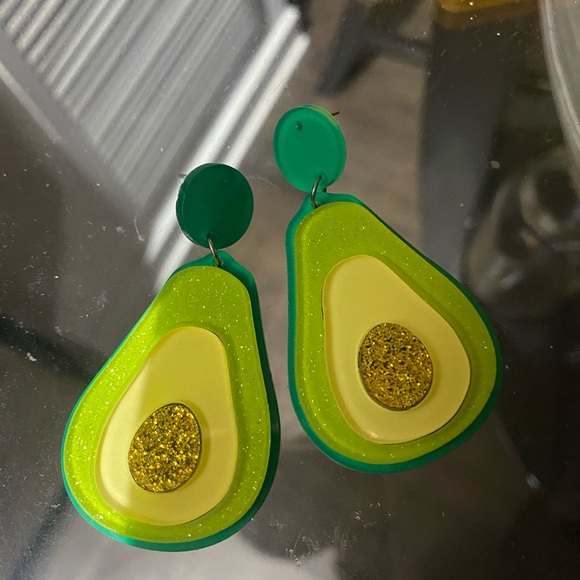 Avocado Earrings - Picture 2 of 3
